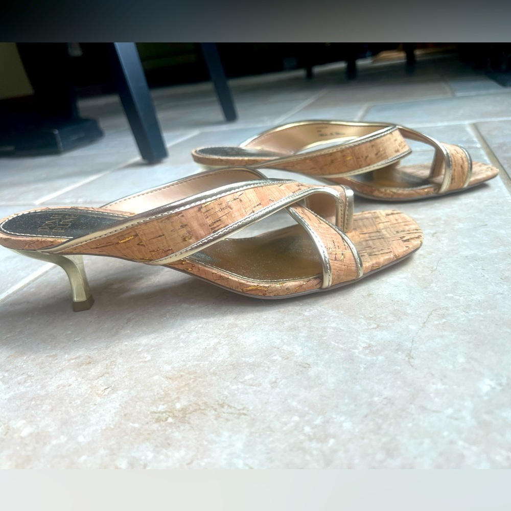 DONALD J. PLINER Cassia Sandal in Beige Cork & Gold